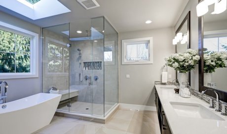 Installation de salle de bain avec douche à l’italienne